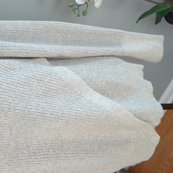 Banana Republic Butterfly Front Pullover Sweater Skyline Grey – Size M - Picture 2 of 9